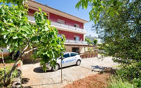 Apartments Mladen Jelica